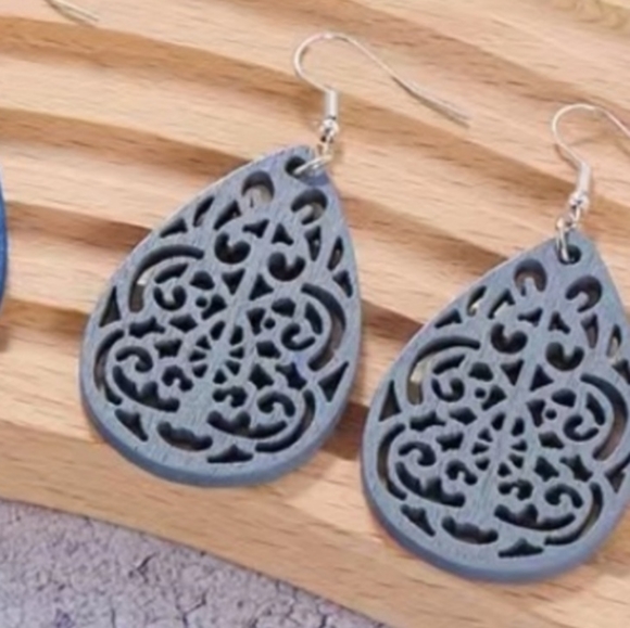 Boho Wooden Teardrop Dangle Earrings - NEW - Picture 1 of 9